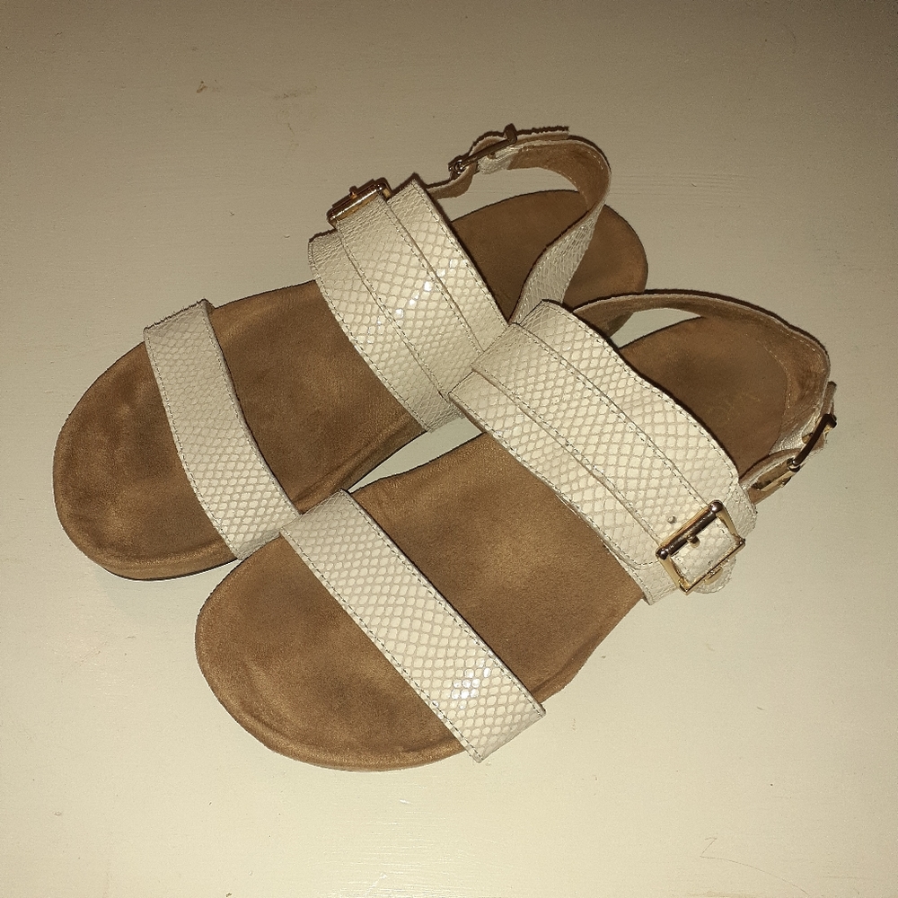 Vionic Sandals - Picture 3 of 4